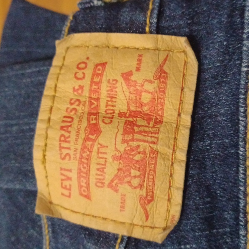 Levi's Classic Slim Stretch Sz.14 MIS.Denim Capris. 24"L. W-33".Rise 10.5"EUC! - Picture 5 of 8